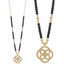 Load image into Gallery viewer, Flower Geometric Pendant Wood Bead Necklace
