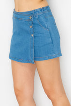 Load image into Gallery viewer, High Rise Buttoned Denim Skorts