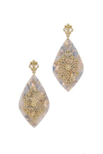 Load image into Gallery viewer, Teardrop Moroccan Pattern Earring

