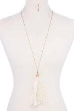 Load image into Gallery viewer, Metallic Stars Tulle Tassel Necklace

