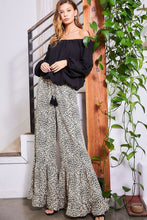 Load image into Gallery viewer, Off Shoulder Long Bubble Sleeve Solid Top
