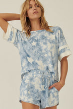 Load image into Gallery viewer, A Star-pattern Tie-dye Knit Top
