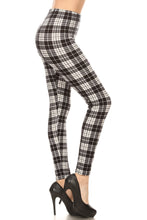 Load image into Gallery viewer, Plaid High Waisted Leggings In A Fitted Style, With An Elastic Waistband
