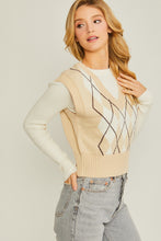 Load image into Gallery viewer, Stylish Argyle Print Sweater Vest
