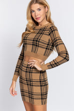 Load image into Gallery viewer, Long Sleeve Check Crop Sweater
