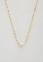 Load image into Gallery viewer, Pearl Bead Oval Link Necklace
