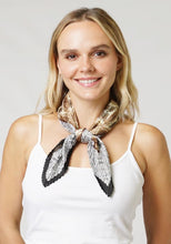 Load image into Gallery viewer, Circle Link Pleated Satin Scarf
