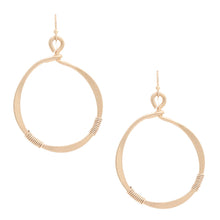 Load image into Gallery viewer, Metal Wire Wrapped Dangle Earring
